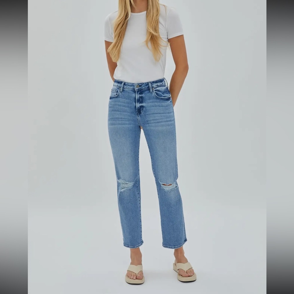 Hidden Jeans Medium Wash Stretch Distressed Straight Jeans NWT